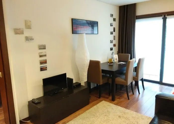 Path Dukes Apartment *