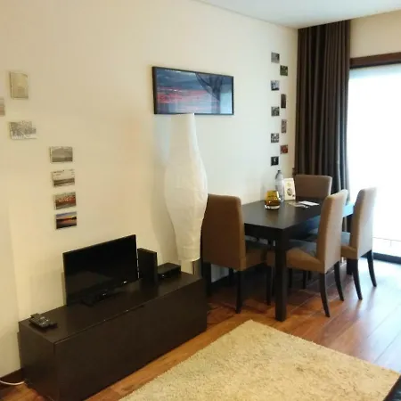 Path Dukes Apartment *